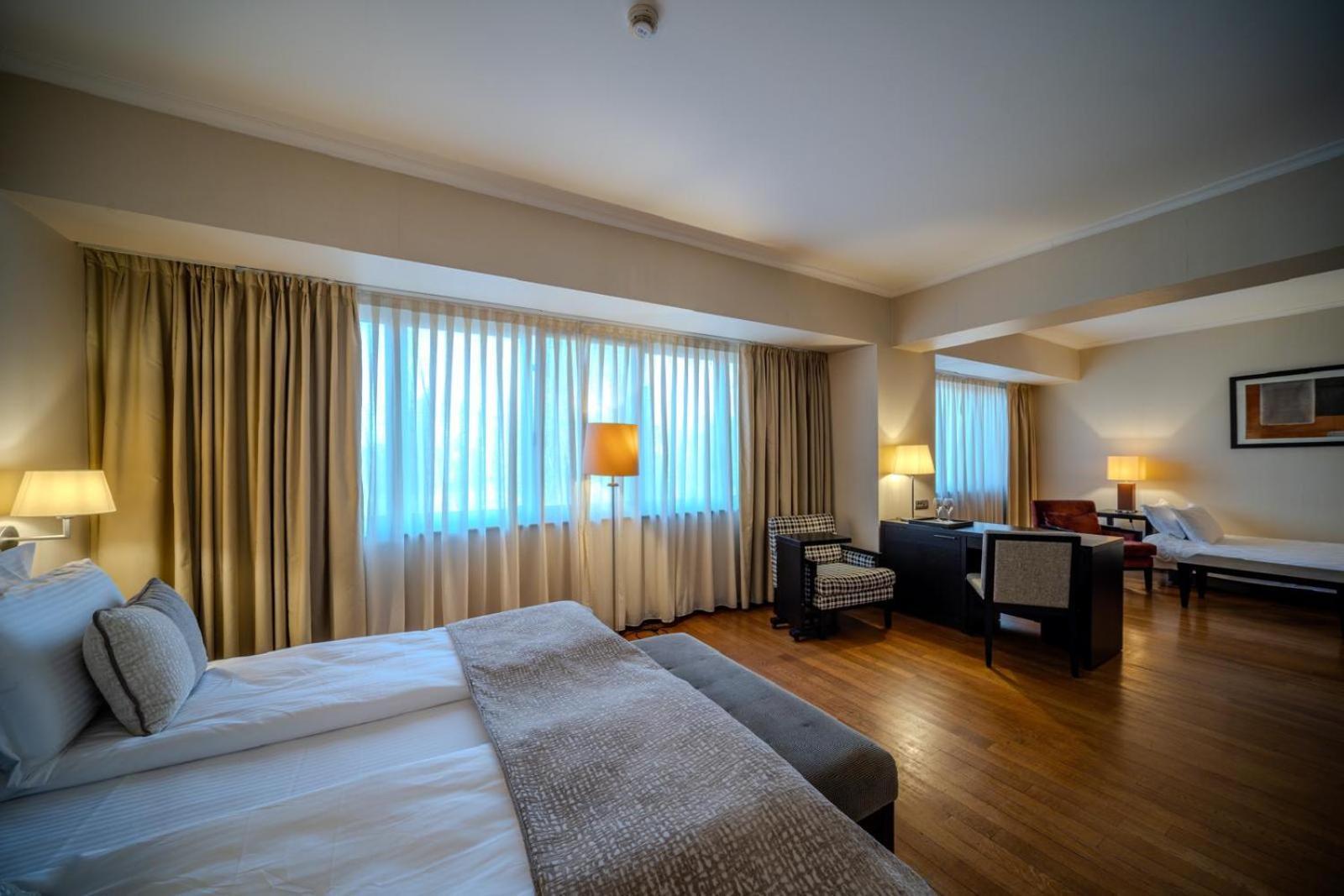 Hotel Rivo Timişoara Buitenkant foto