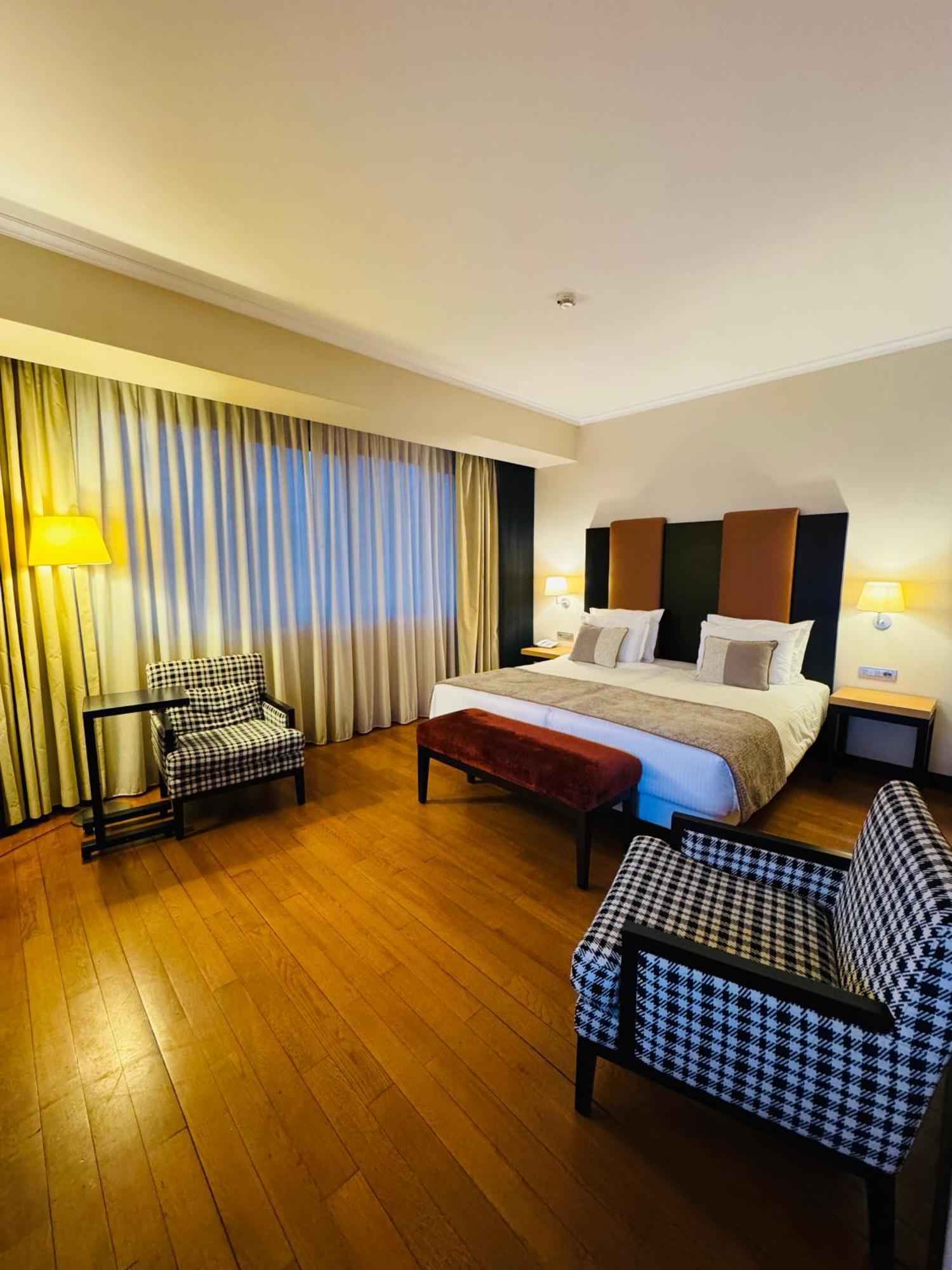 Hotel Rivo Timişoara Buitenkant foto